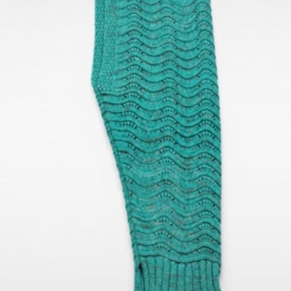 Mermaid Tail Knit Blanket